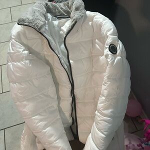 Nautica Quilted White Puffer with Gray Fur Trim